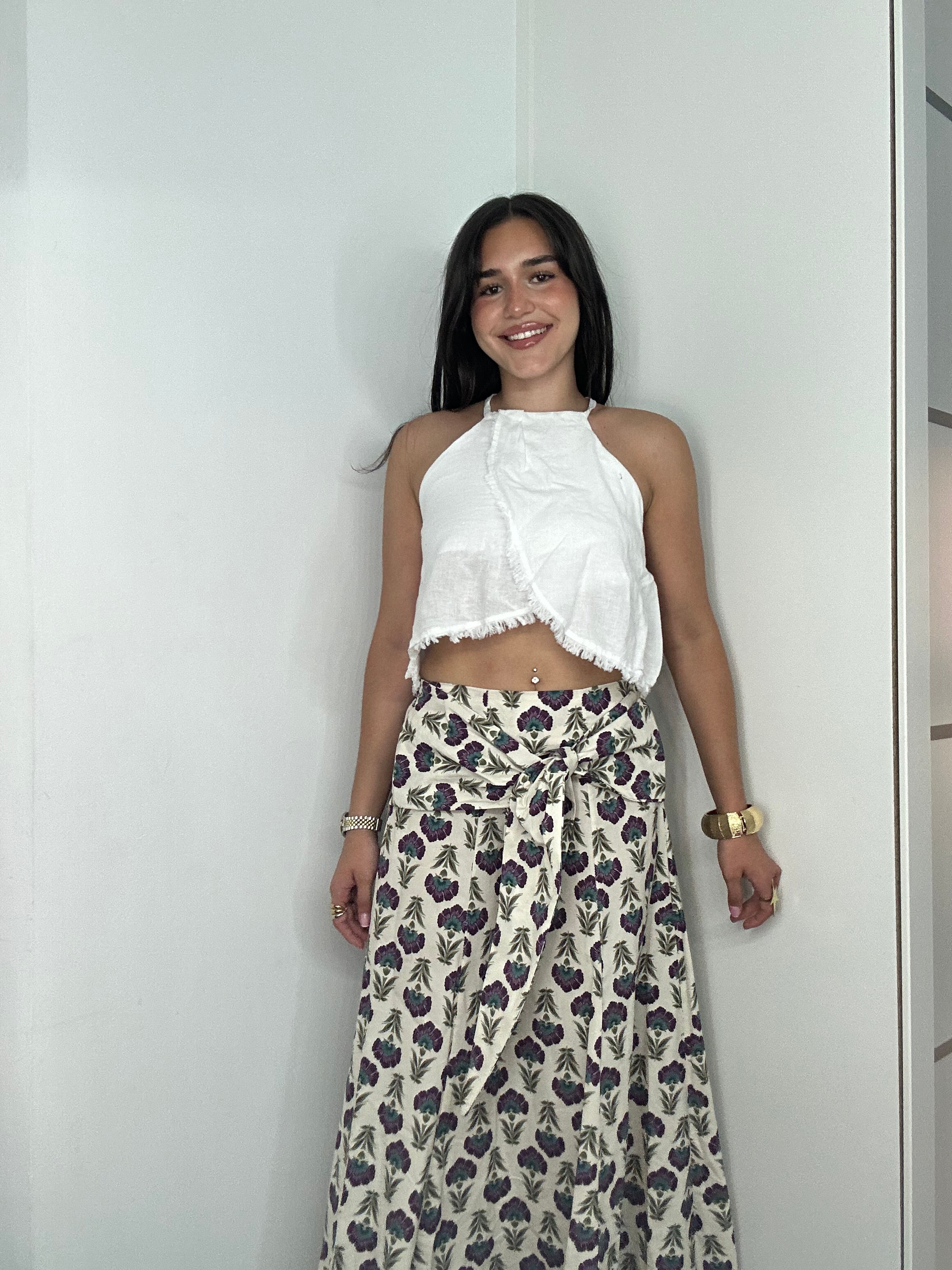 Falda modelo LAZO