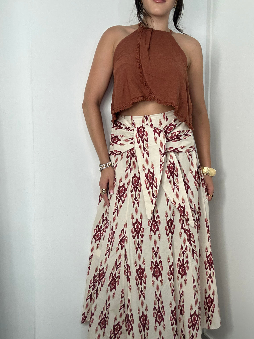 Falda modelo LAZO