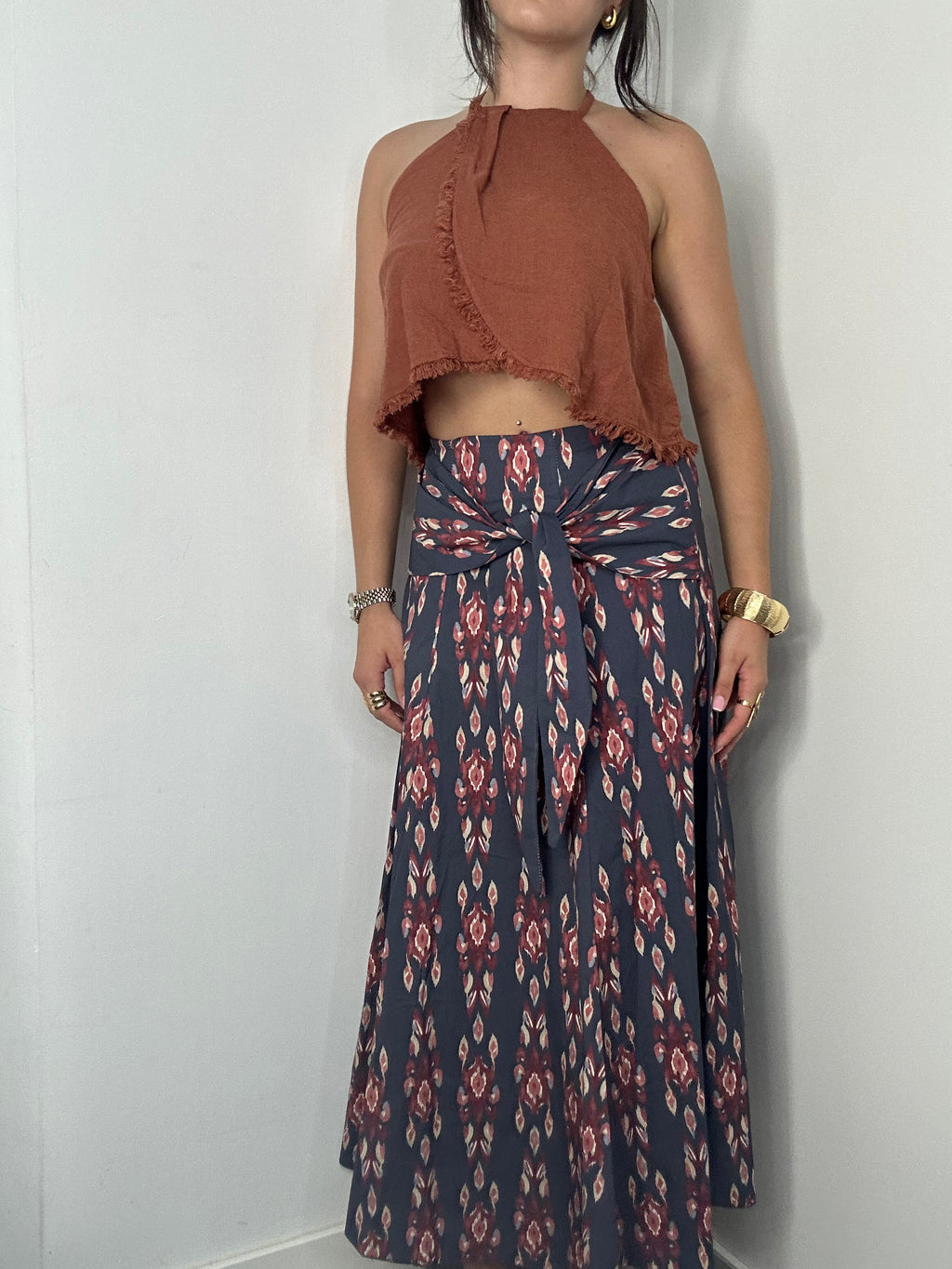 Falda modelo LAZO