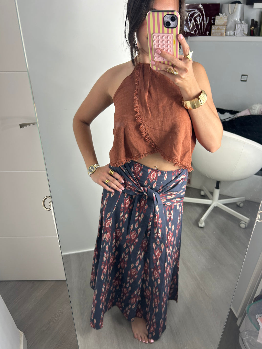 Falda modelo LAZO